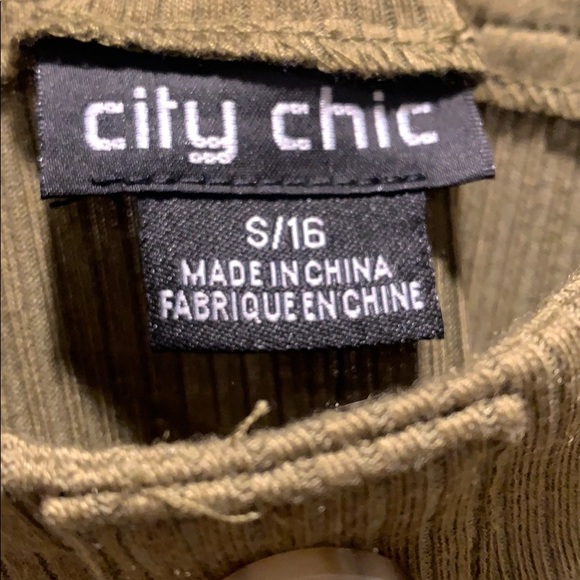 Green faux button down tank top - Picture 2 of 4